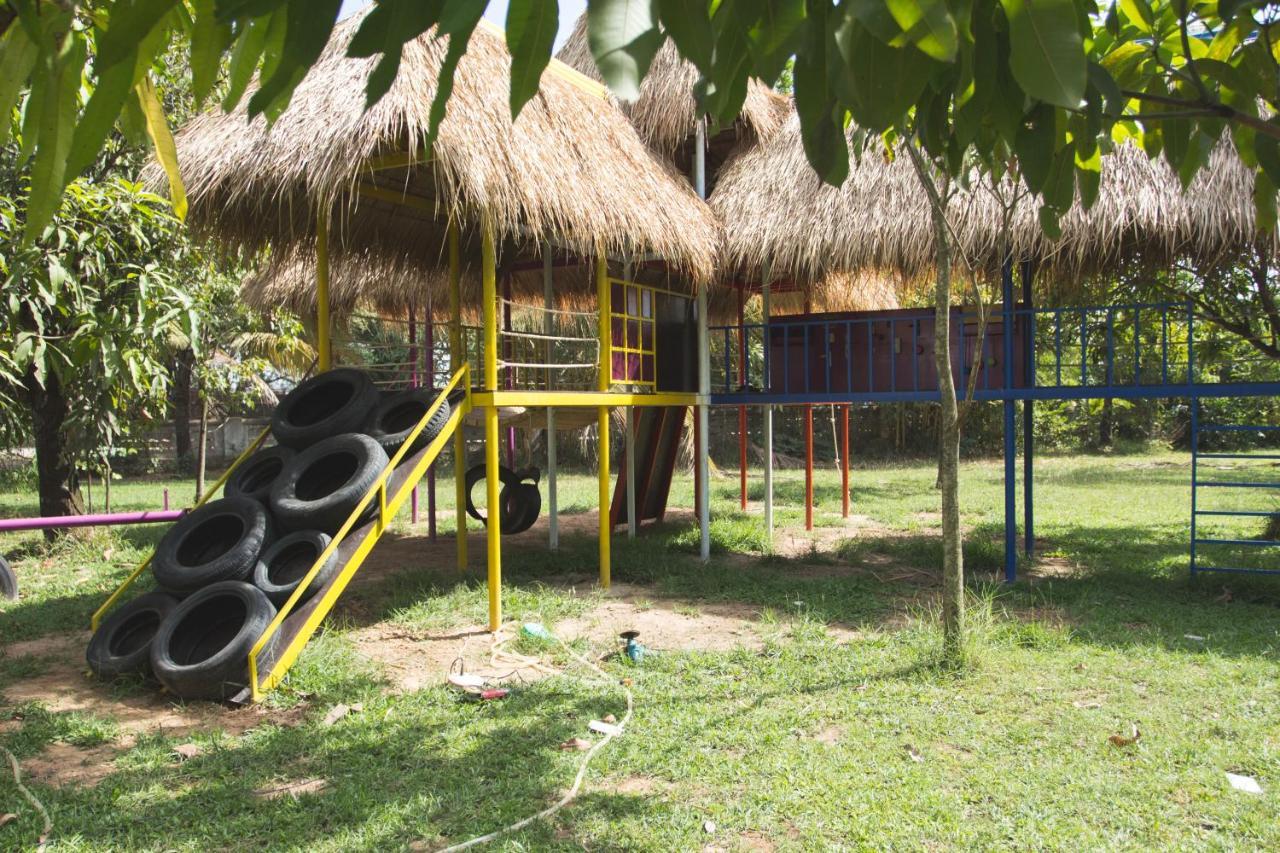 The Playground Bed & Breakfast Kampot Dış mekan fotoğraf